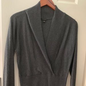 Ann Taylor Dark Grey V-Neck Sweater M